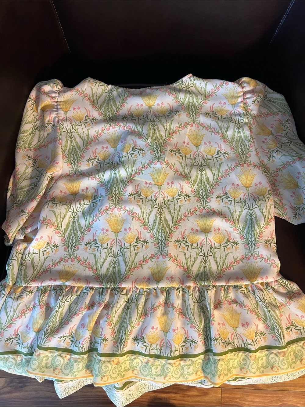 CeCe Yellow & Green Floral Tie-Front blouse. Medium - Picture 6 of 7